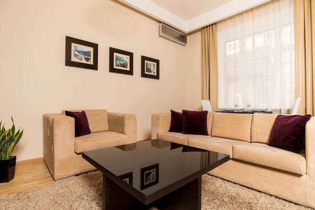 Senator Victory Square Aparthotel Κίεβο Εξωτερικό φωτογραφία